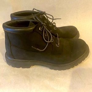 Nellie Waterproof Chukka Boots 7.5 W. Great for this weather! Black.